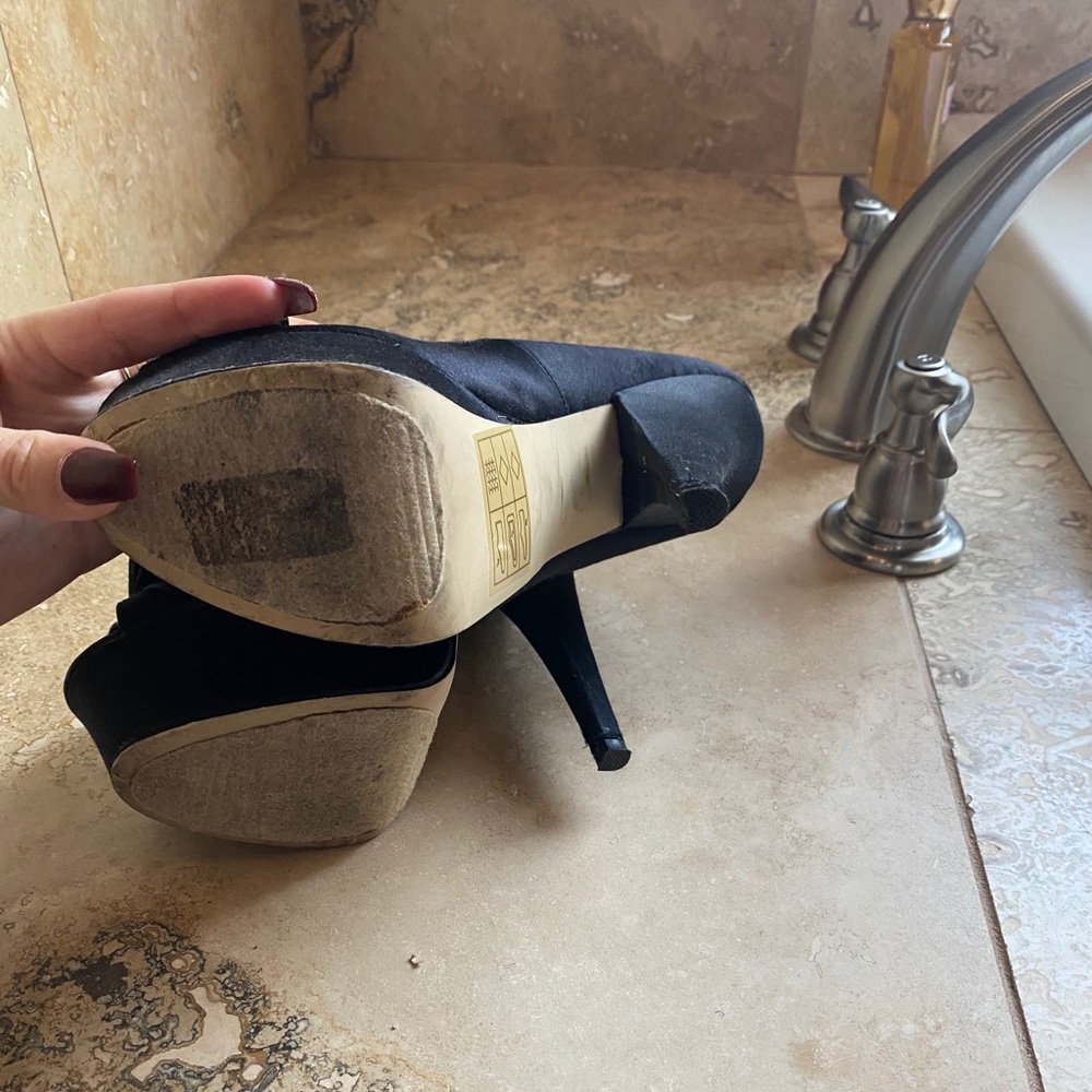 Bebe platform heels size 6 very sexy - Picture 2 of 7